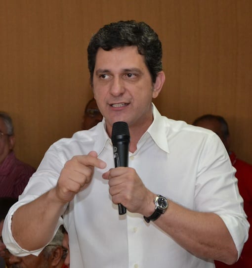 Rogério Carvalho inicia campanha pela reeleição defendendo continuidade do mandato