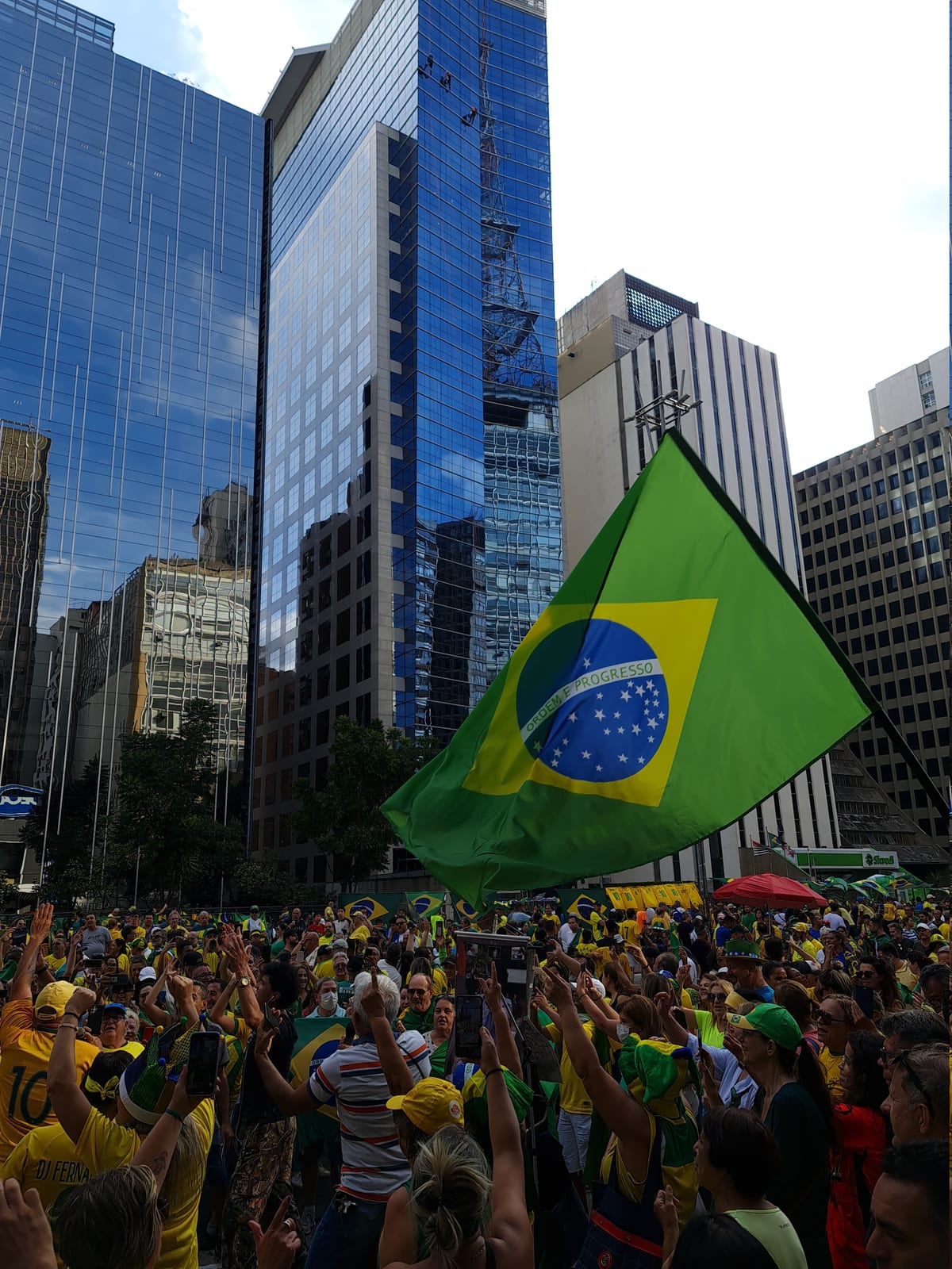 Bolsonaristas levam mensagens de Vorcaro e Moraes ao governo Trump e ampliam pressão internacional sobre STF