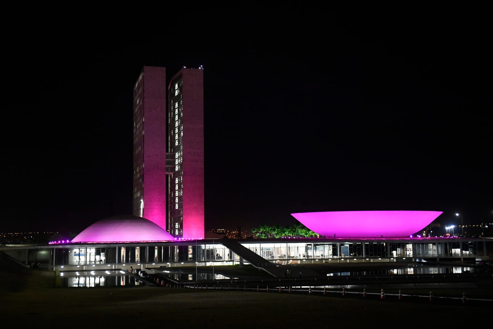 Outubro Rosa: Câmara manifesta apoio à campanha de conscientização sobre o câncer de mama