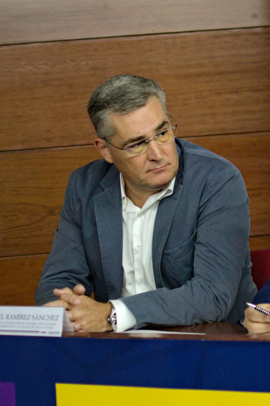 Institutos desconhecidos e mídias pagas divulgam pesquisas falsas no Paraná