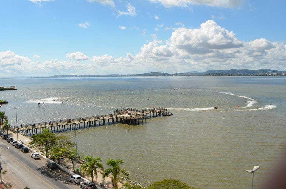 Vereador pede que prefeita paralise novas frentes da Corsan/Aegea em Guaíba