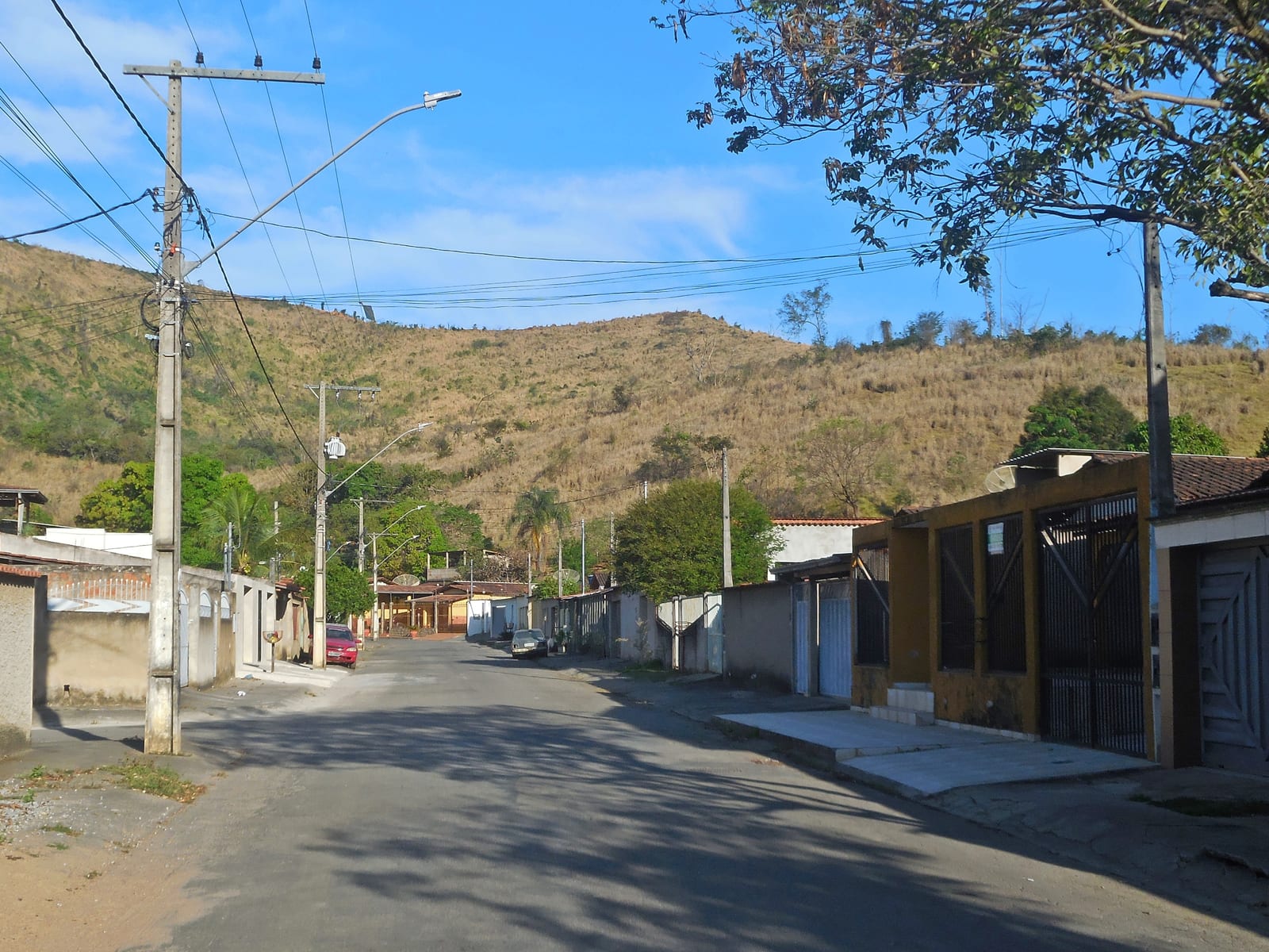 Vereadora anuncia retirada de banners em Alphaville; resto da cidade segue com material