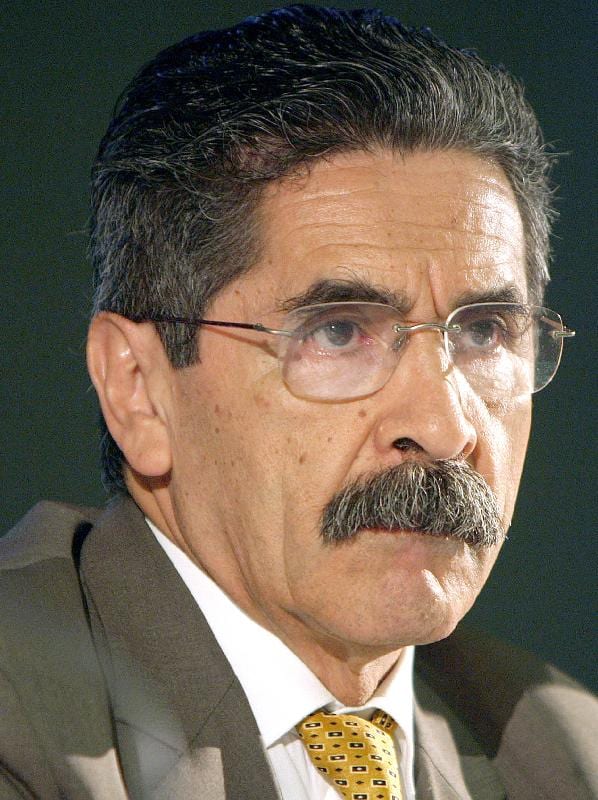 Laura Sito usa o número 1303 em homenagem a Olívio Dutra