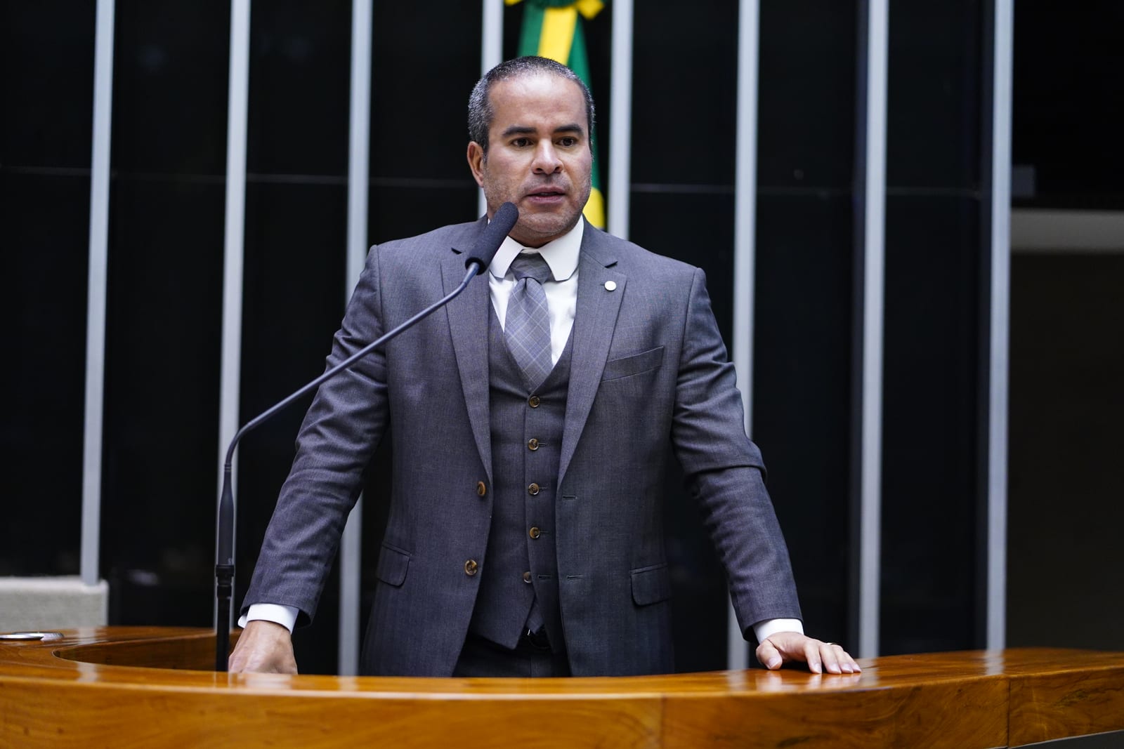 Disputa pela Câmara no DF tem Fred Linhares com 11,1% e 32% de indecisos