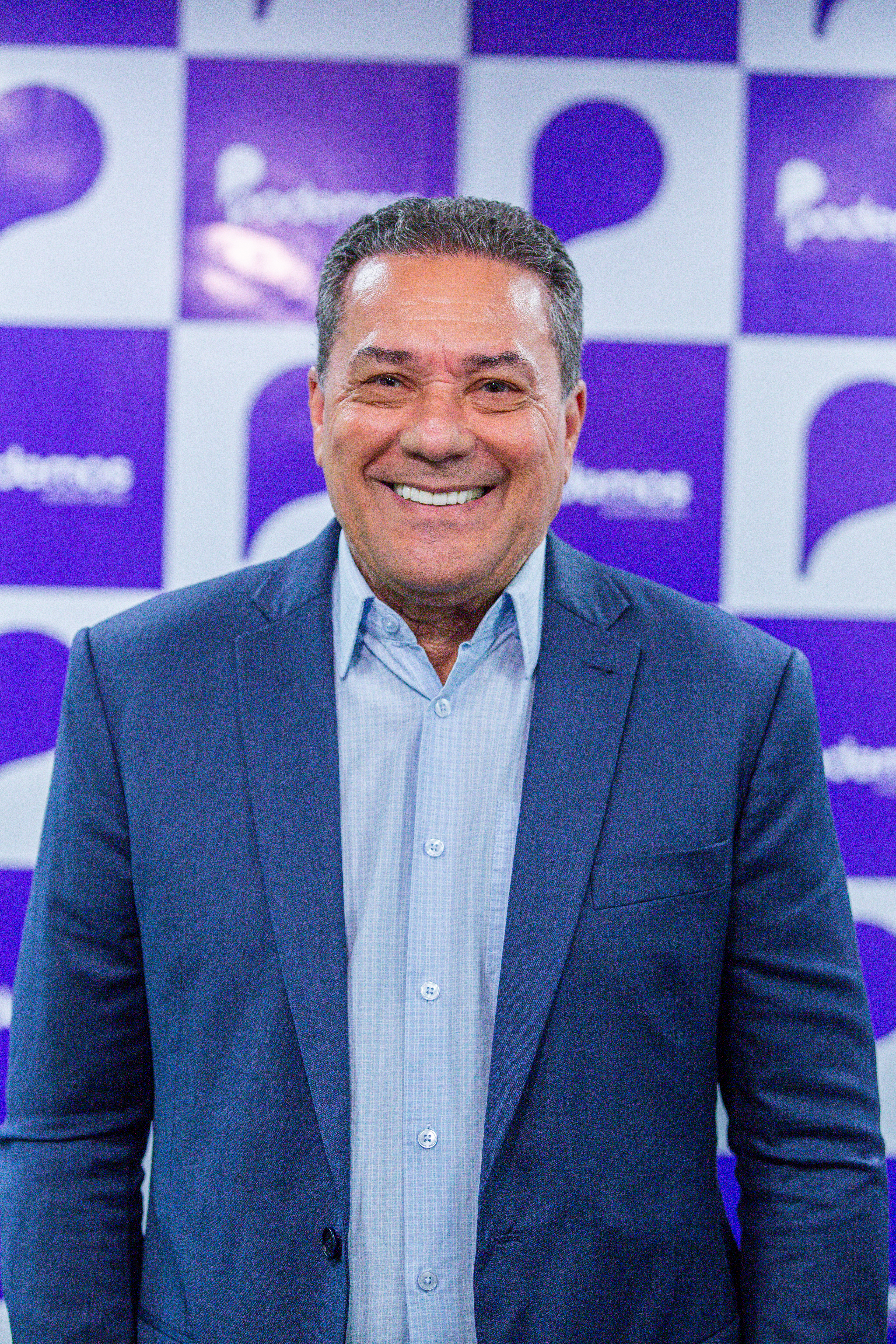 Vanderlei Luxemburgo é candidato a senador pelo Podemos.
