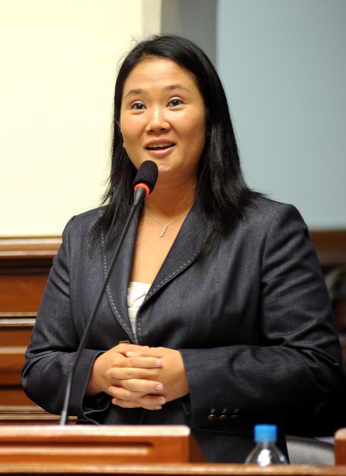 Keiko Fujimori anuncia subsídio aos combustíveis por três meses