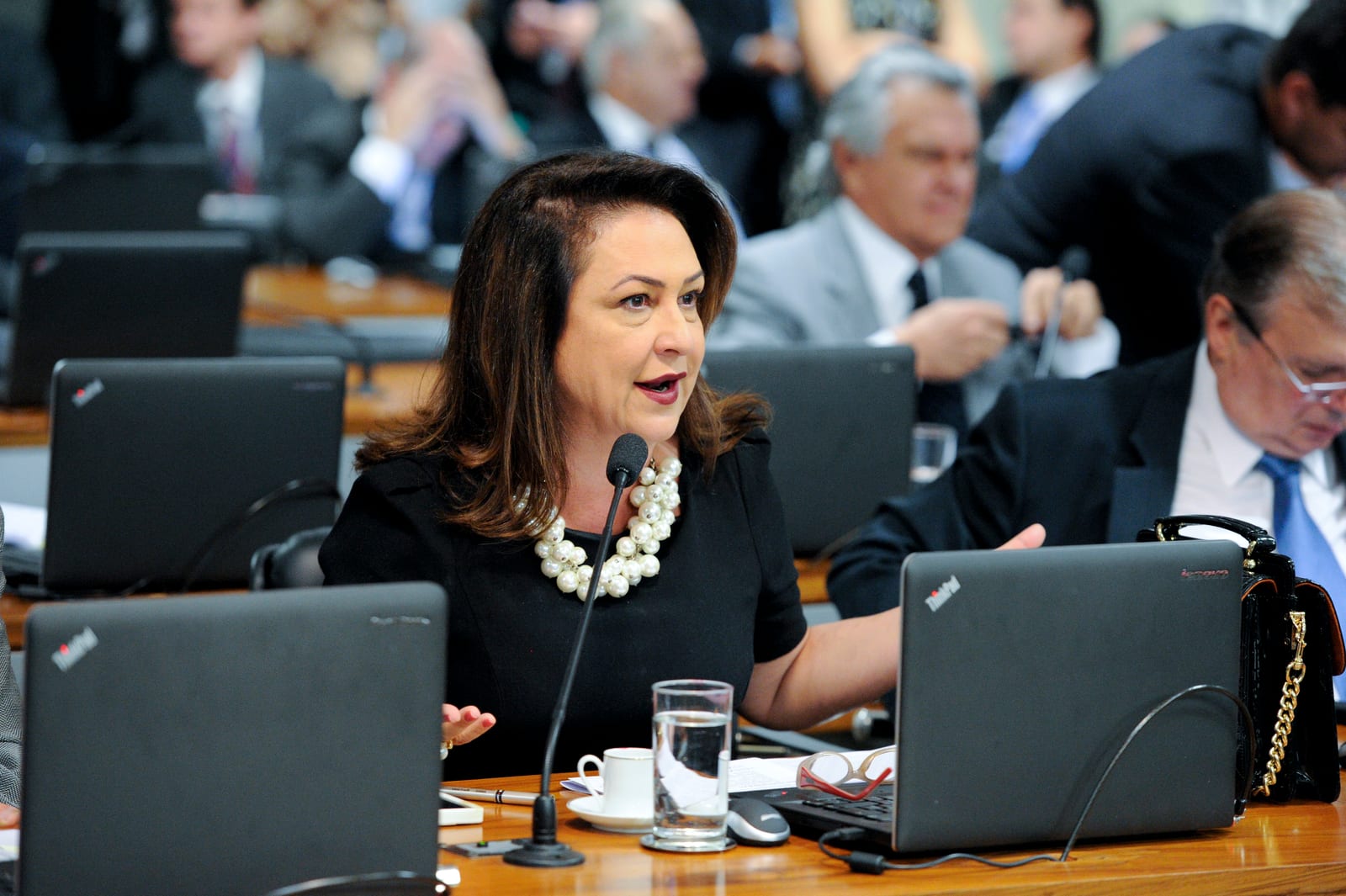 Após Kátia Abreu defender ‘menos Janja’ na campanha de Lula, primeira-dama reage