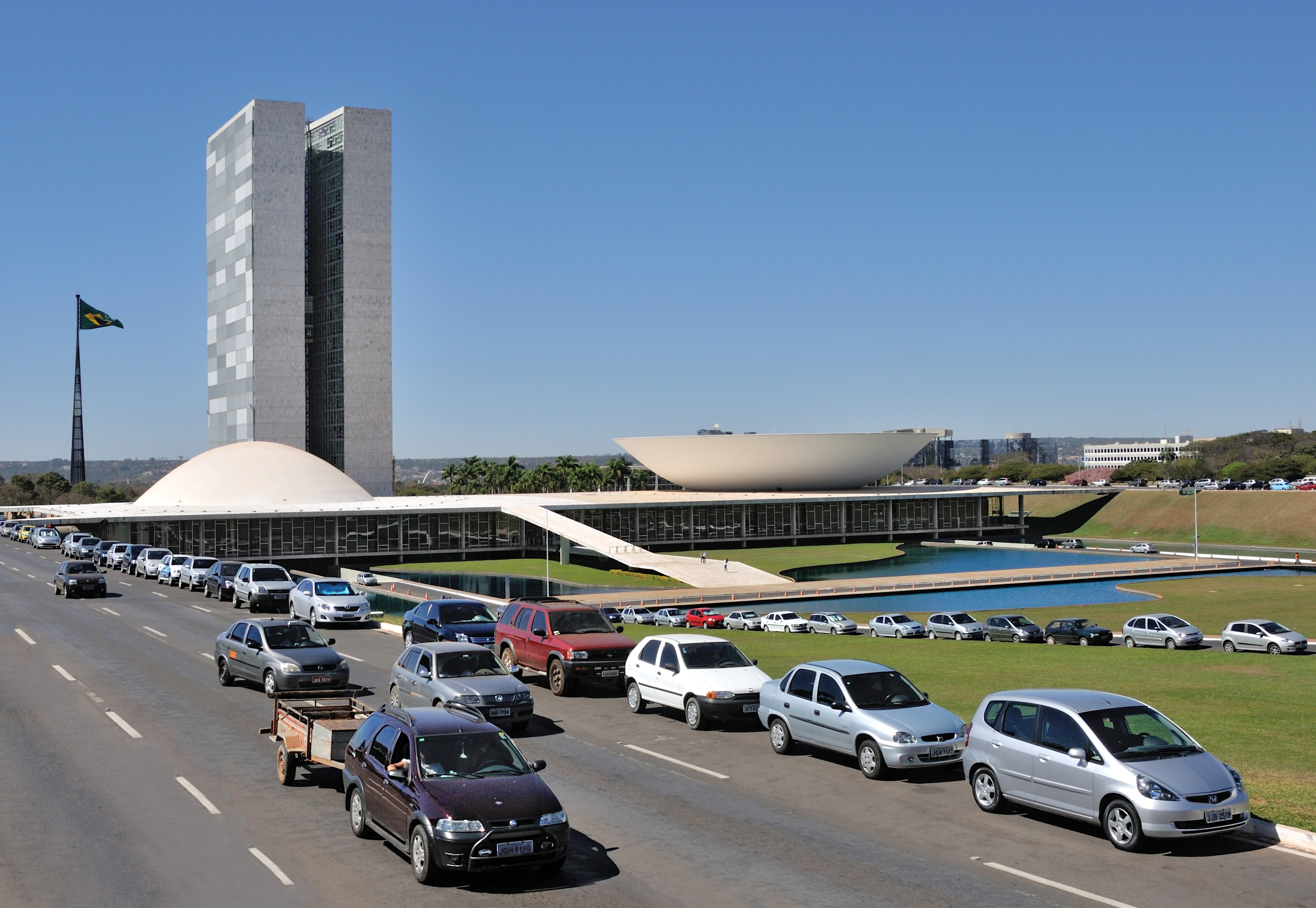 Governo busca acelerar projetos prioritários no Congresso em agosto e setembro