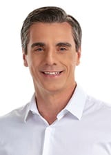 Prefeito Rafael Piovezan acompanha início de consultas oftalmológicas nas escolas municipais