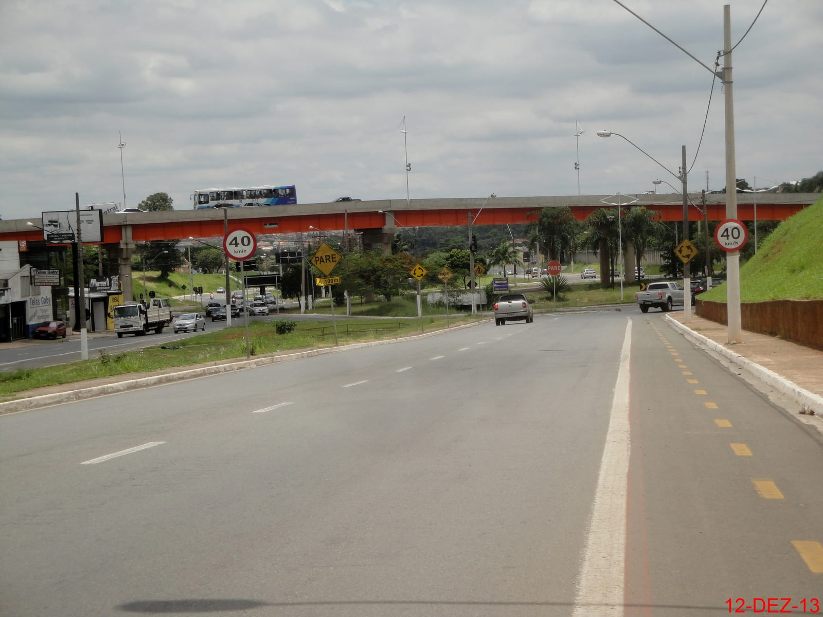Avenida Limeira ganha nova iluminação nas faixas de pedestres e tem sinalização revitalizada
