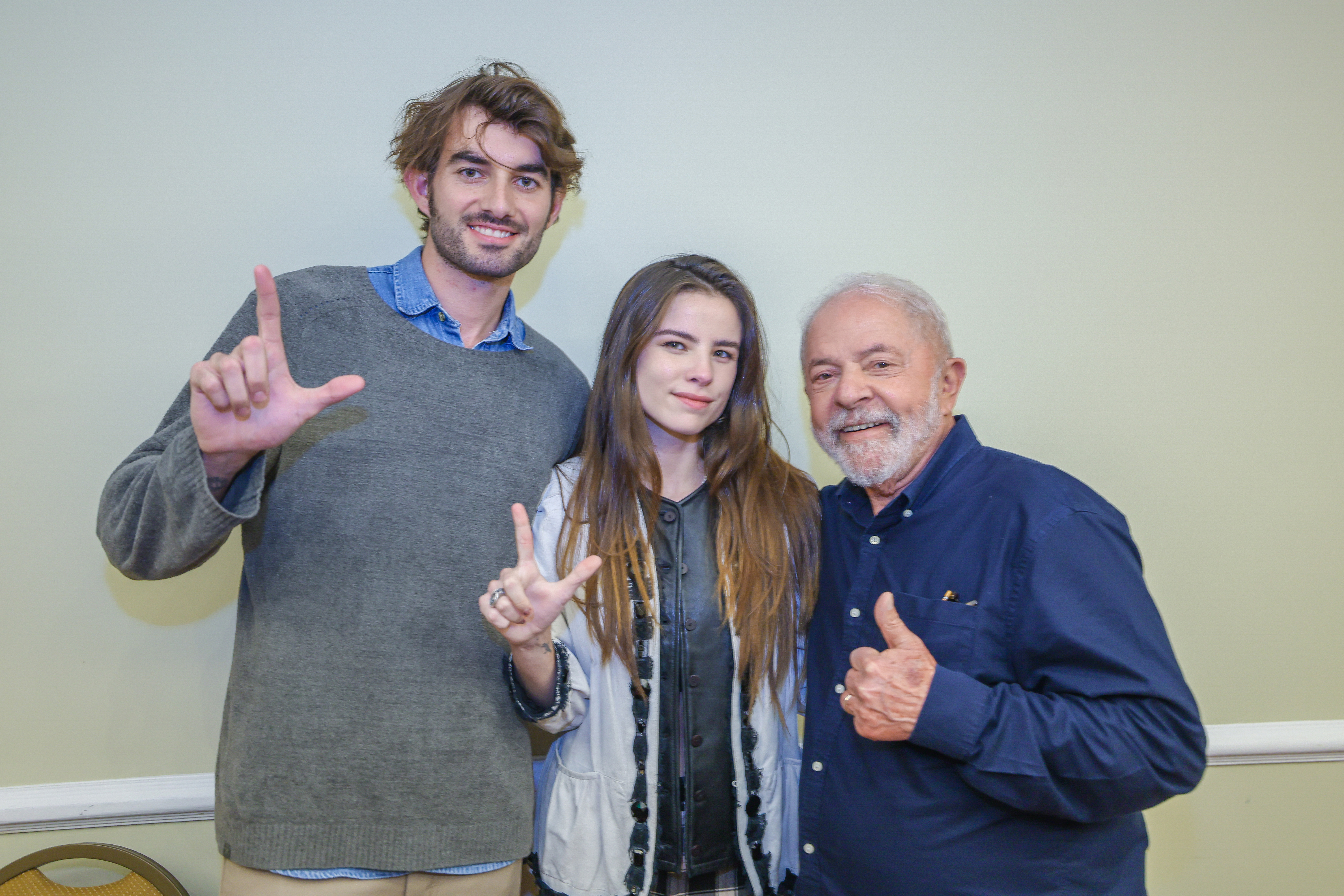 Caiado critica polarização entre Lula e Flávio Bolsonaro em convenção