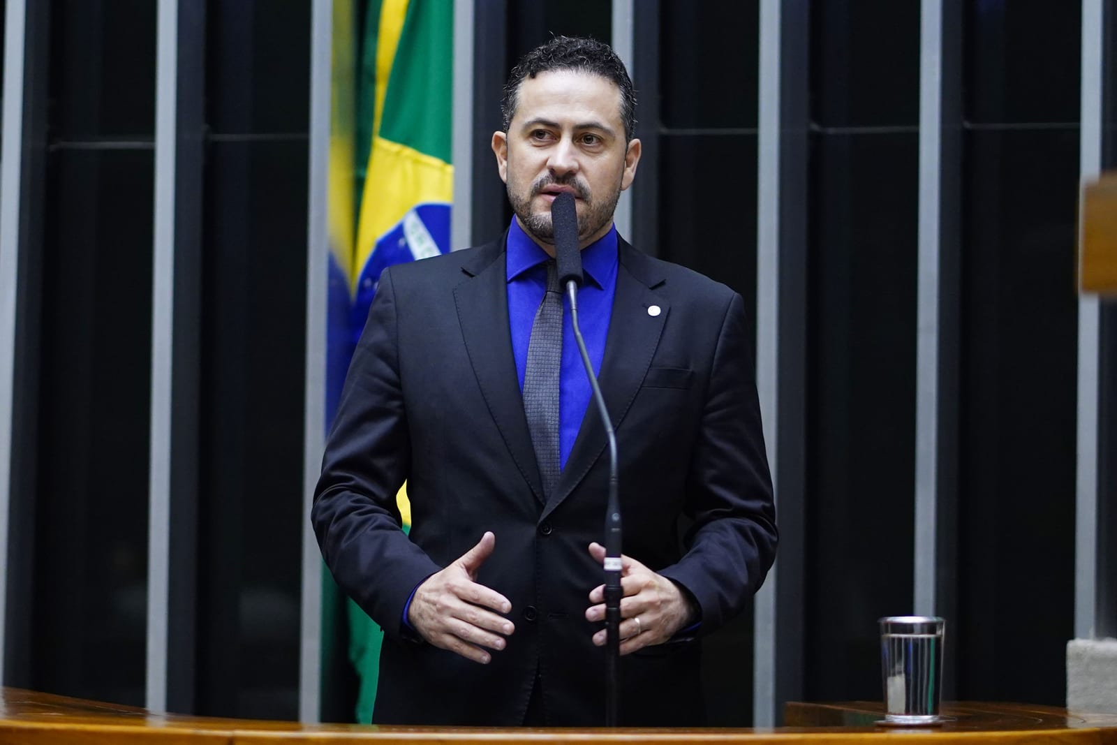 Kiko Celeguim celebra vitória e agradece a Deus