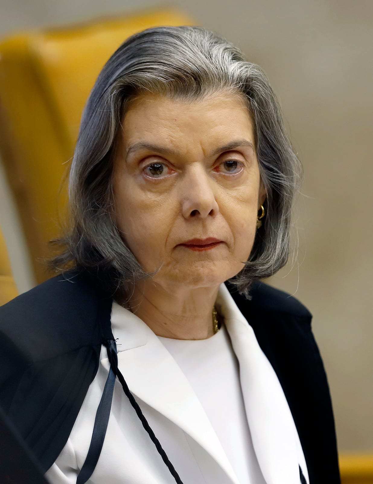 Cármen Lúcia rejeita ADPF sobre auxílio-refeição a servidores do RS