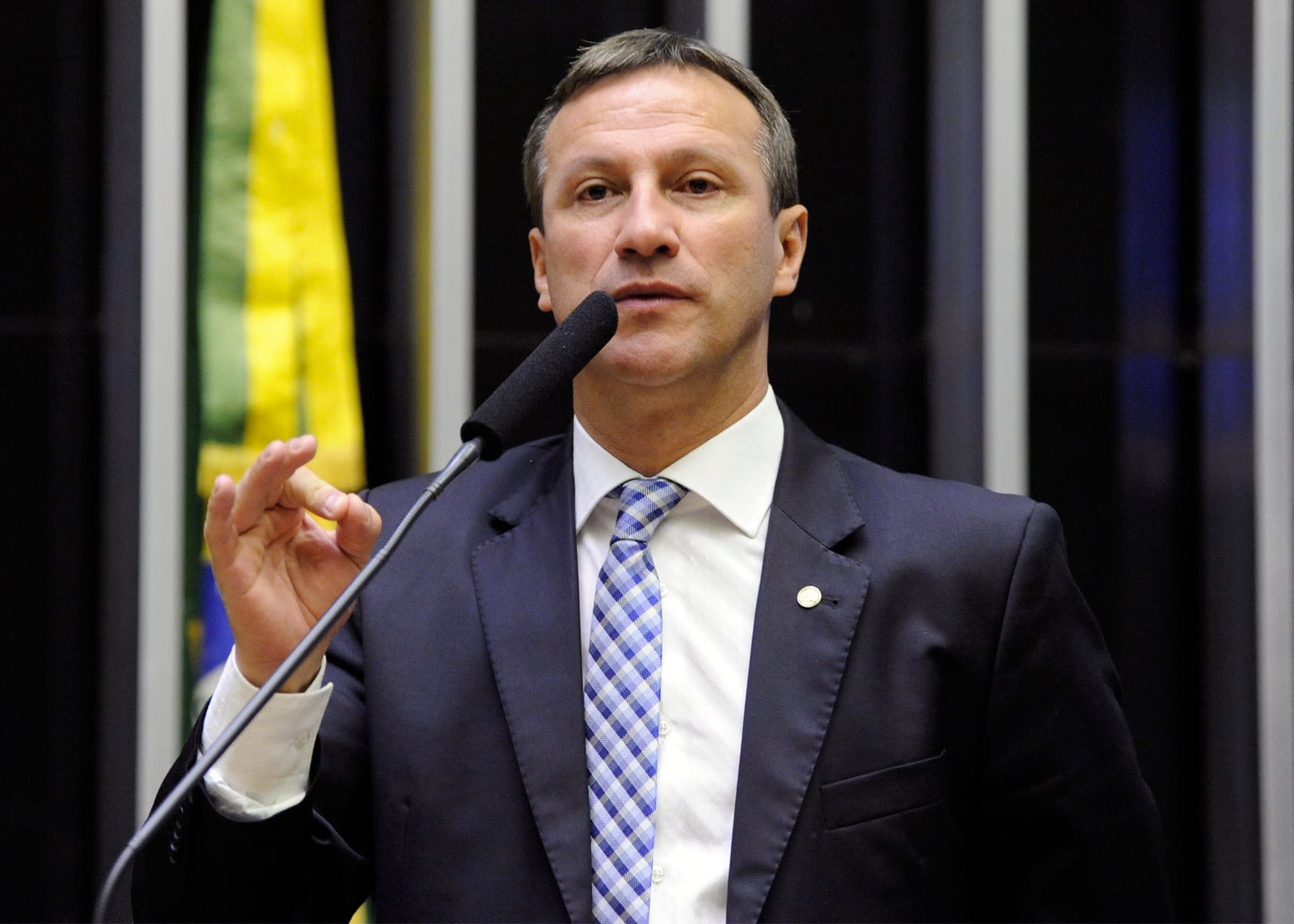 Ubiratan Sanderson e Marcel Van Hatten são eleitos senadores do RS