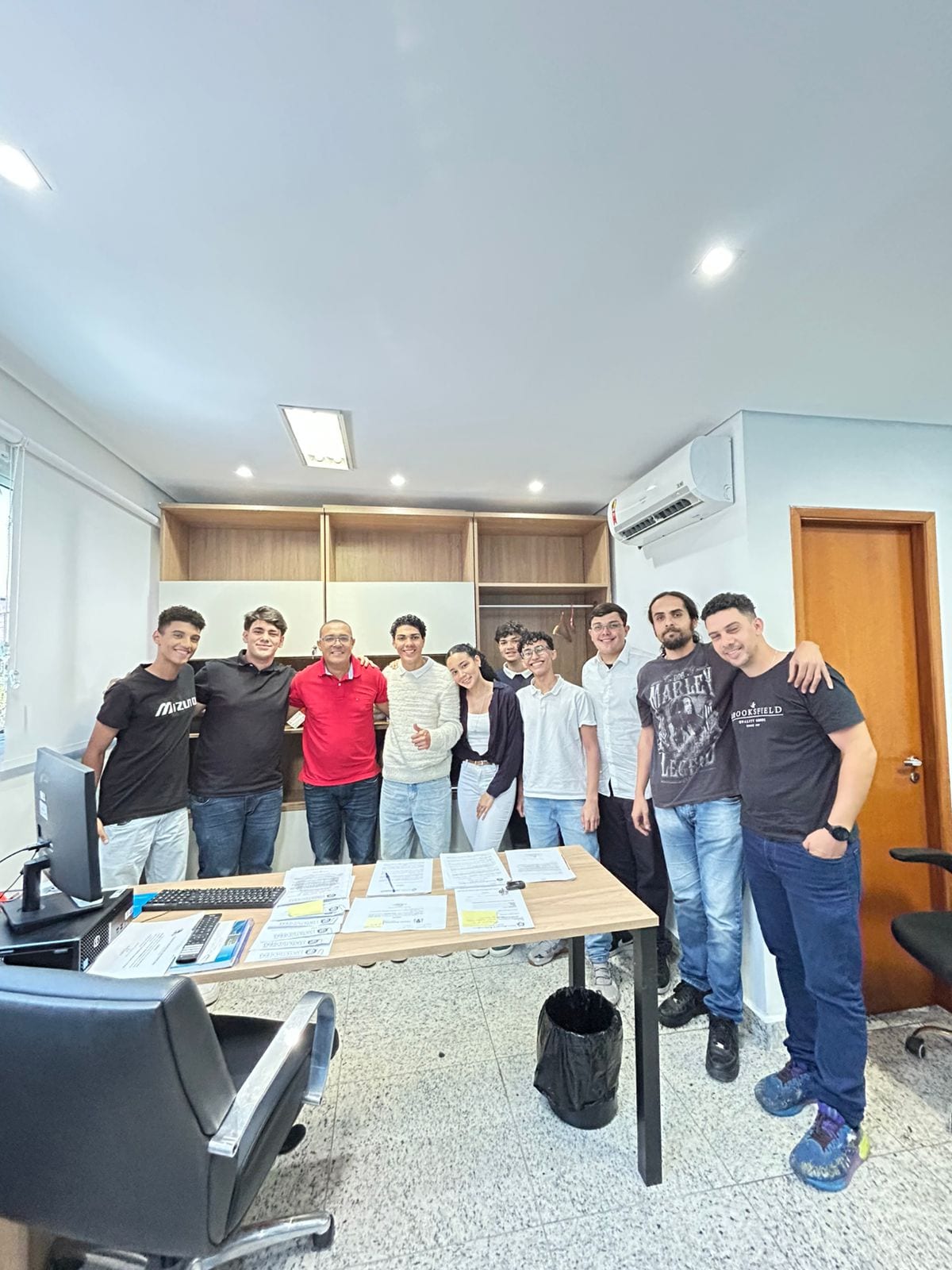Projeto Vereador e Vereadora por um Dia diploma estudantes em Caxias do Sul