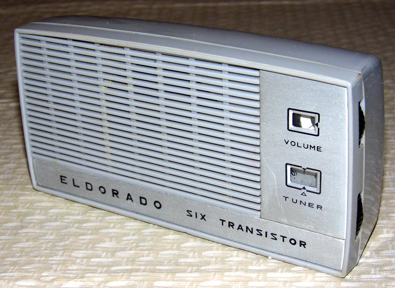 Rádio Eldorado volta ao ar hoje em evento com plateia e transmissão ao vivo, como na estreia de 1958