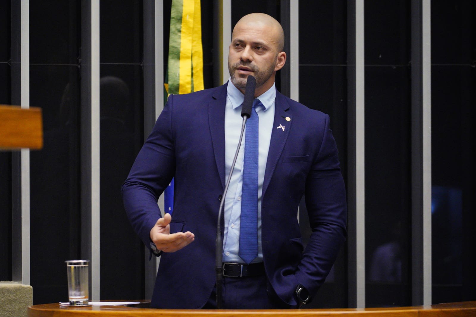 Defesa de Daniel Silveira pede retirada da tornozeleira ao STF