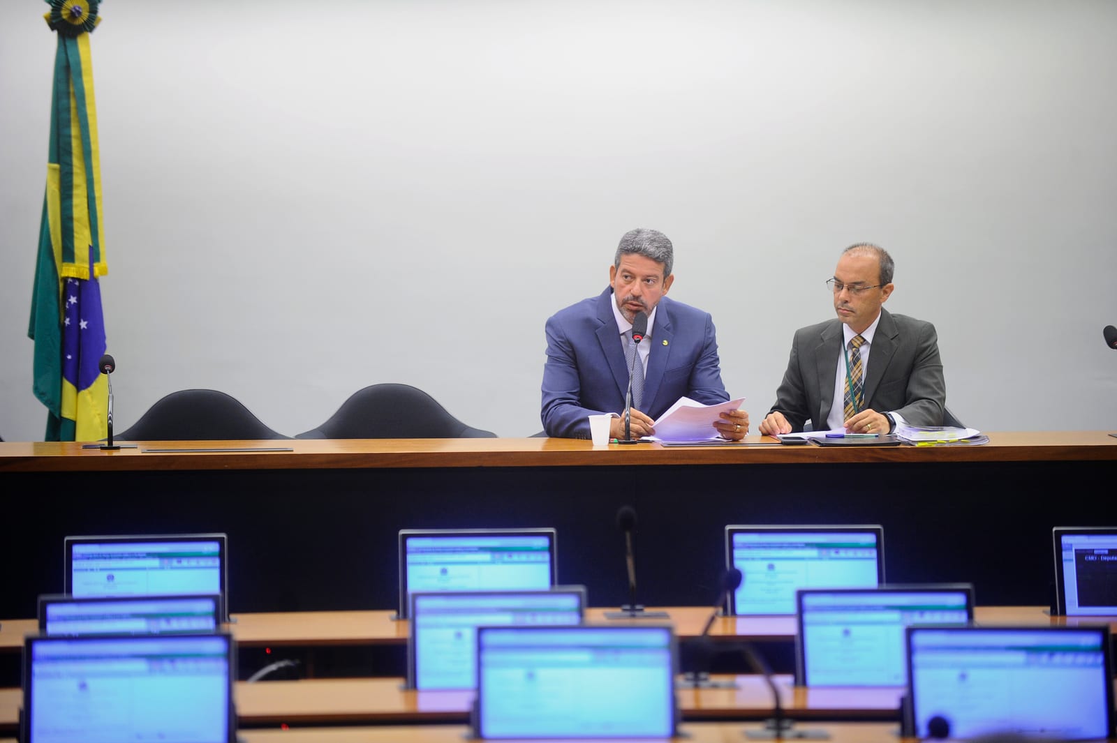 Comissão Mista encerra reunião após deliberar cinco processos