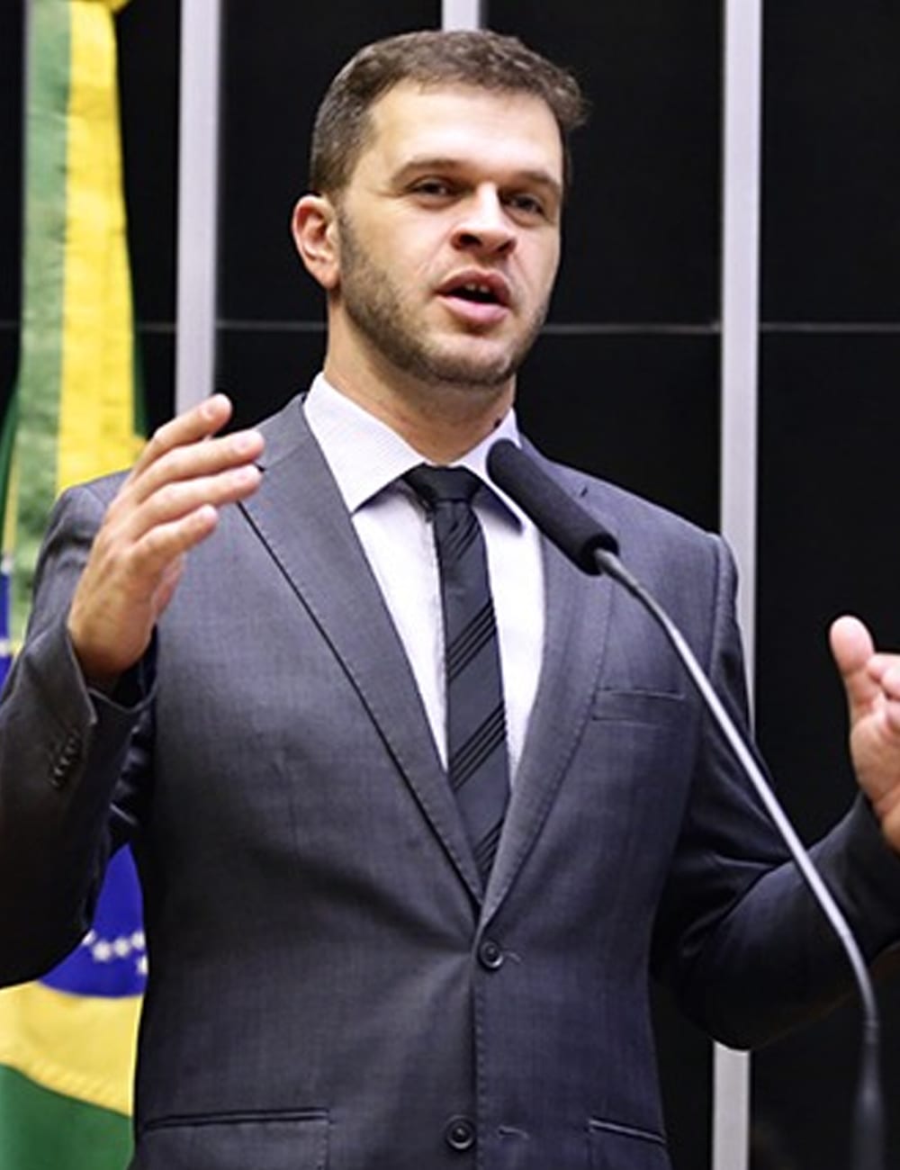 Charlles Evangelista deixa vice na chapa de Flávio Roscoe