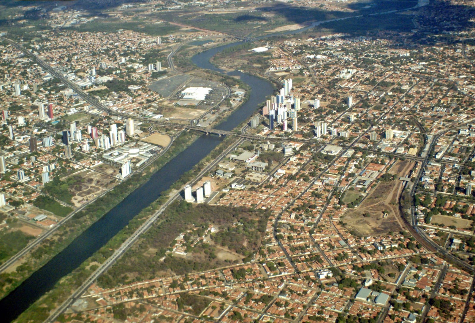 Teresina registra 41,2°C nesta quinta (8) e Semarh explica diferença entre temperatura do ar e sensação de calor