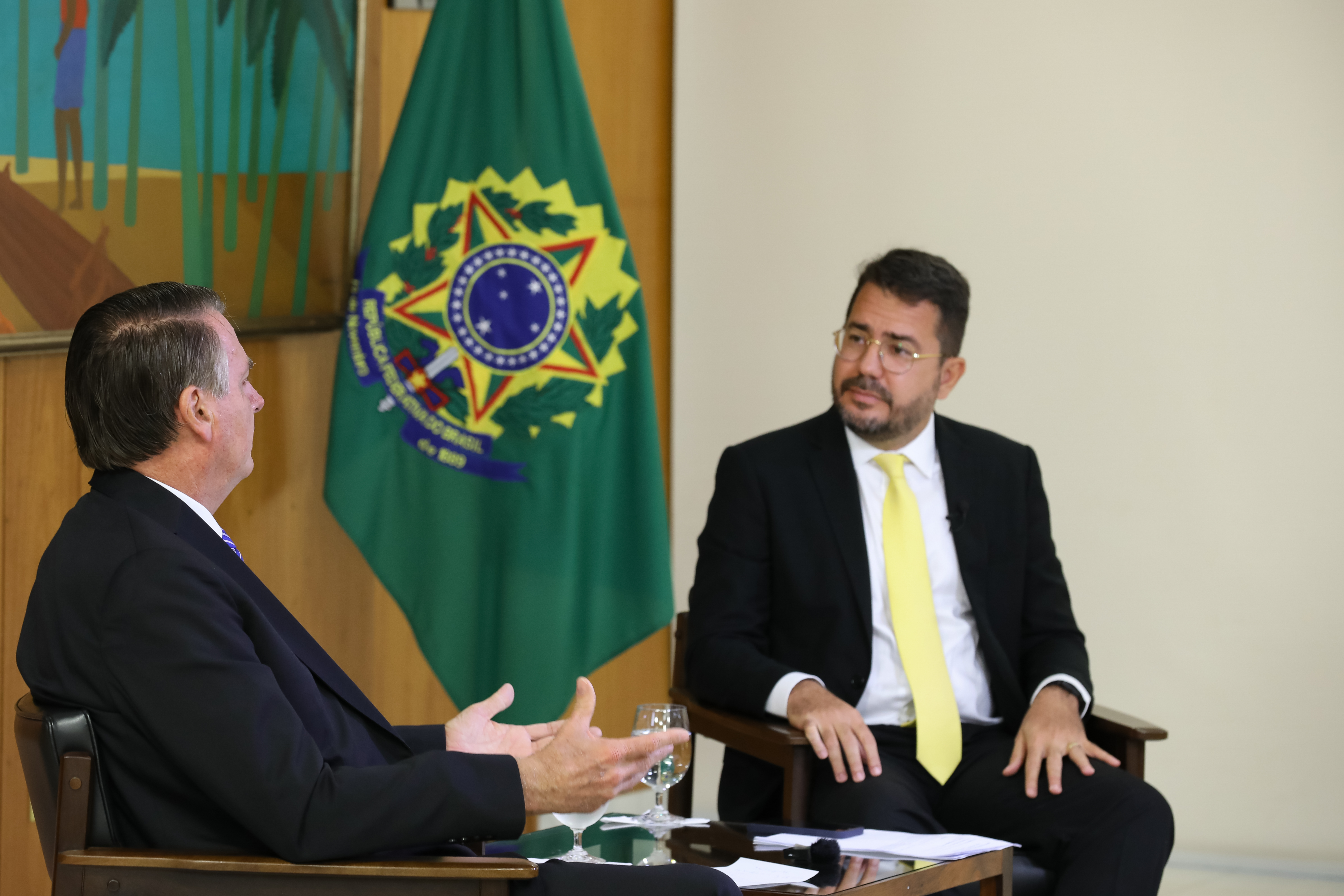 Flávio Bolsonaro fala sobre apoio em convenção na Paraíba