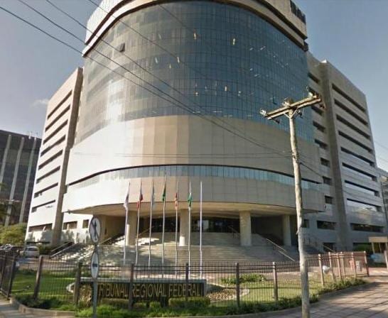 TRF4 prevê corte de até R$ 72 milhões e teme atraso de salários em 2026