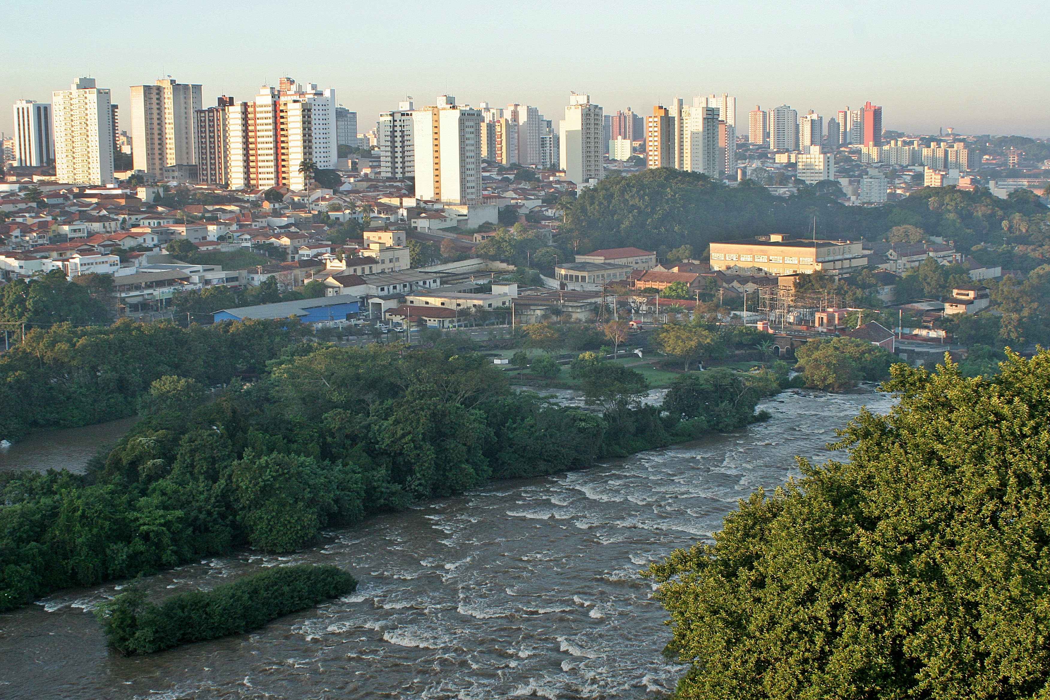 Câmara de Piracicaba volta a se reunir com cinco projetos em pauta