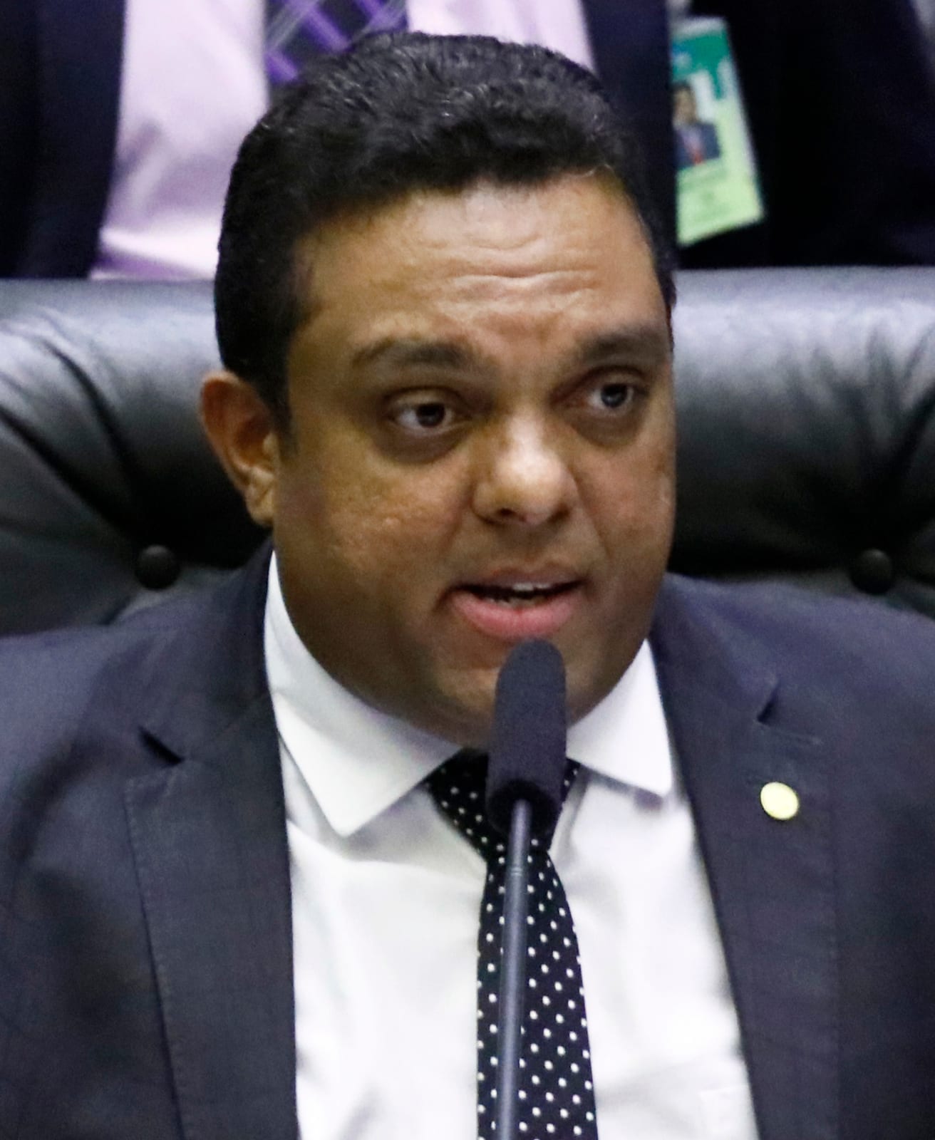 Levantamento de outubro mostra queda nas votações de líderes evangélicos