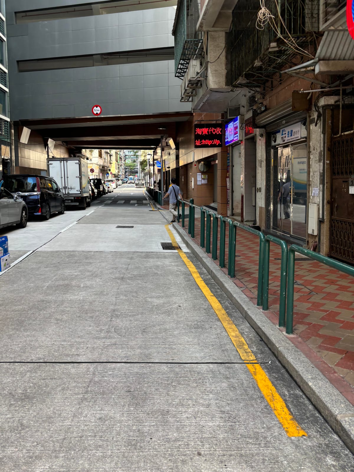 Rua Padre João Batista Reus terá trecho em sentido único a partir desta sexta-feira