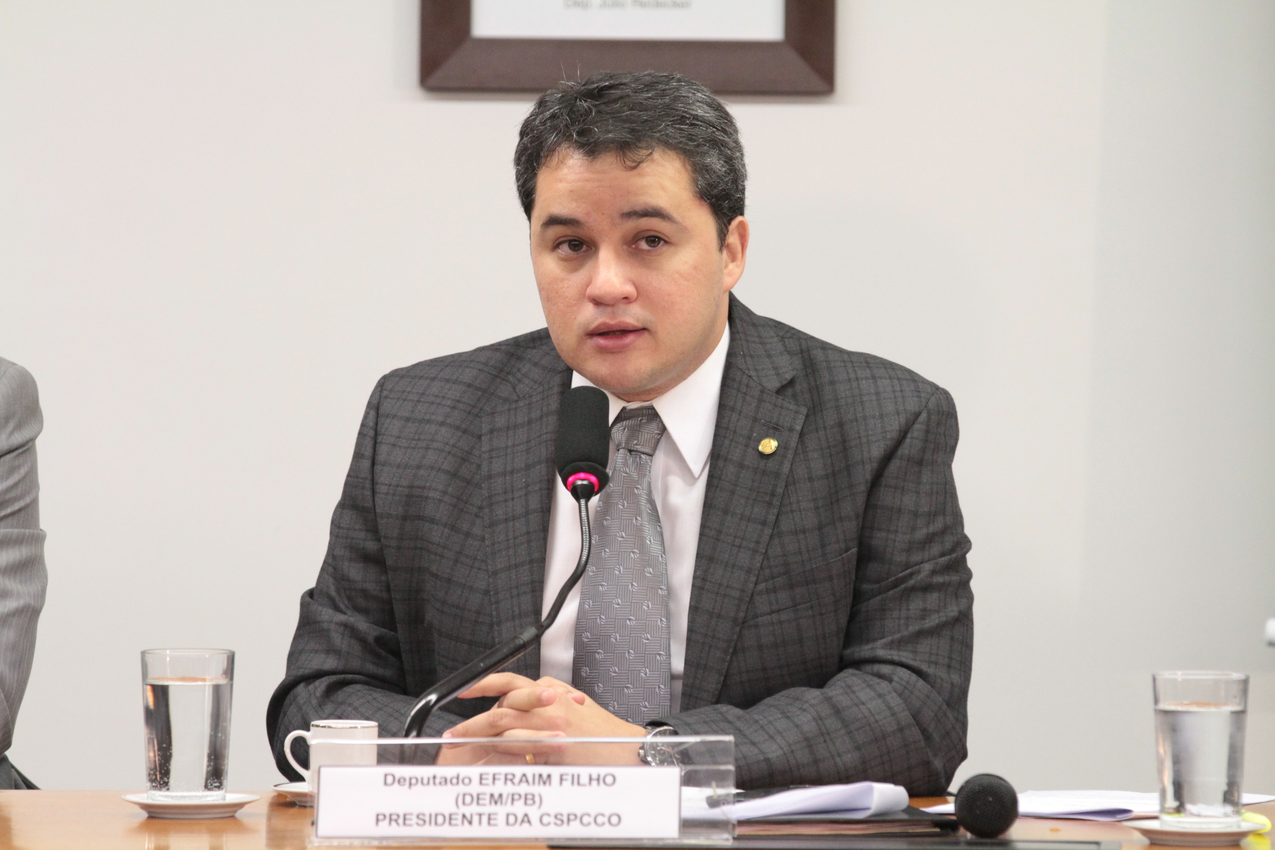 PL confirma Efraim Filho como candidato ao governo da Paraíba