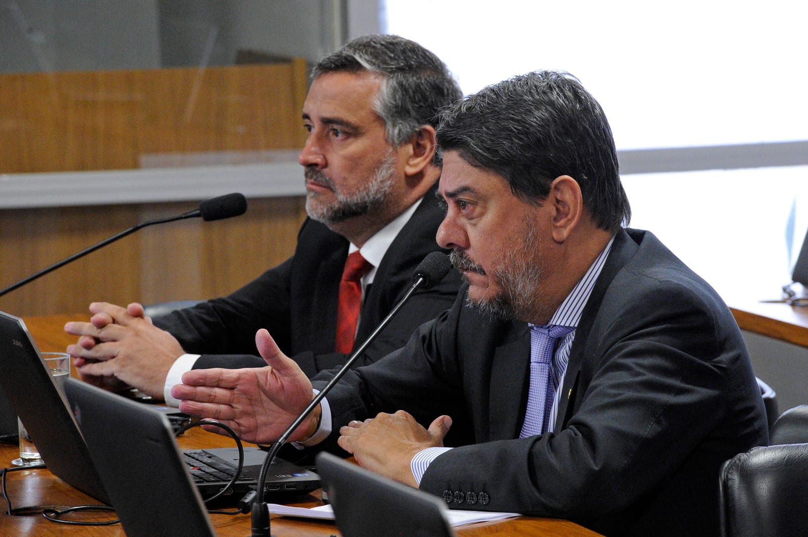 Inquérito de acidente com 23 mortes diz que motorista usou celular e excedeu velocidade