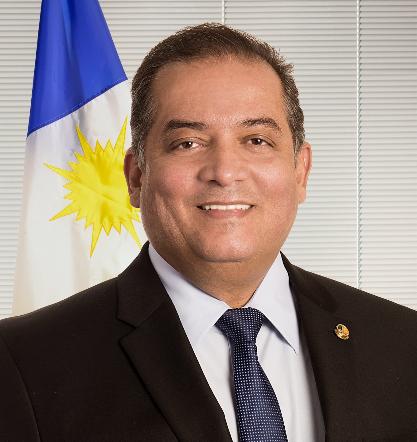Senador Eduardo Gomes assina pedido de impeachment contra Alexandre de Moraes