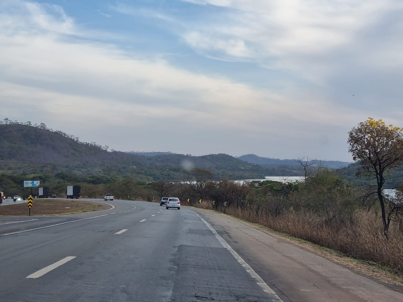 Retirada de rotatória na Transbrasiliana ocorre em cruzamento com 7,4 mil veículos nos horários de pico, diz prefeitura