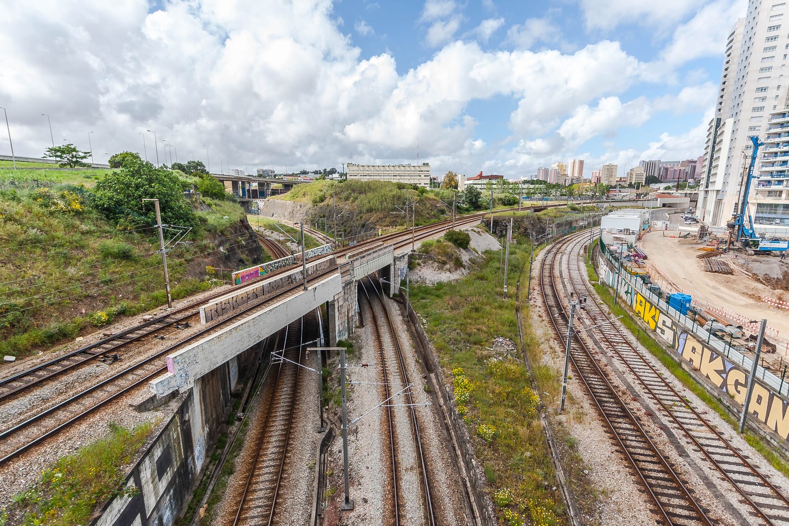 Amarildo anuncia obras em vias e rios para proteger Linha Alcântara