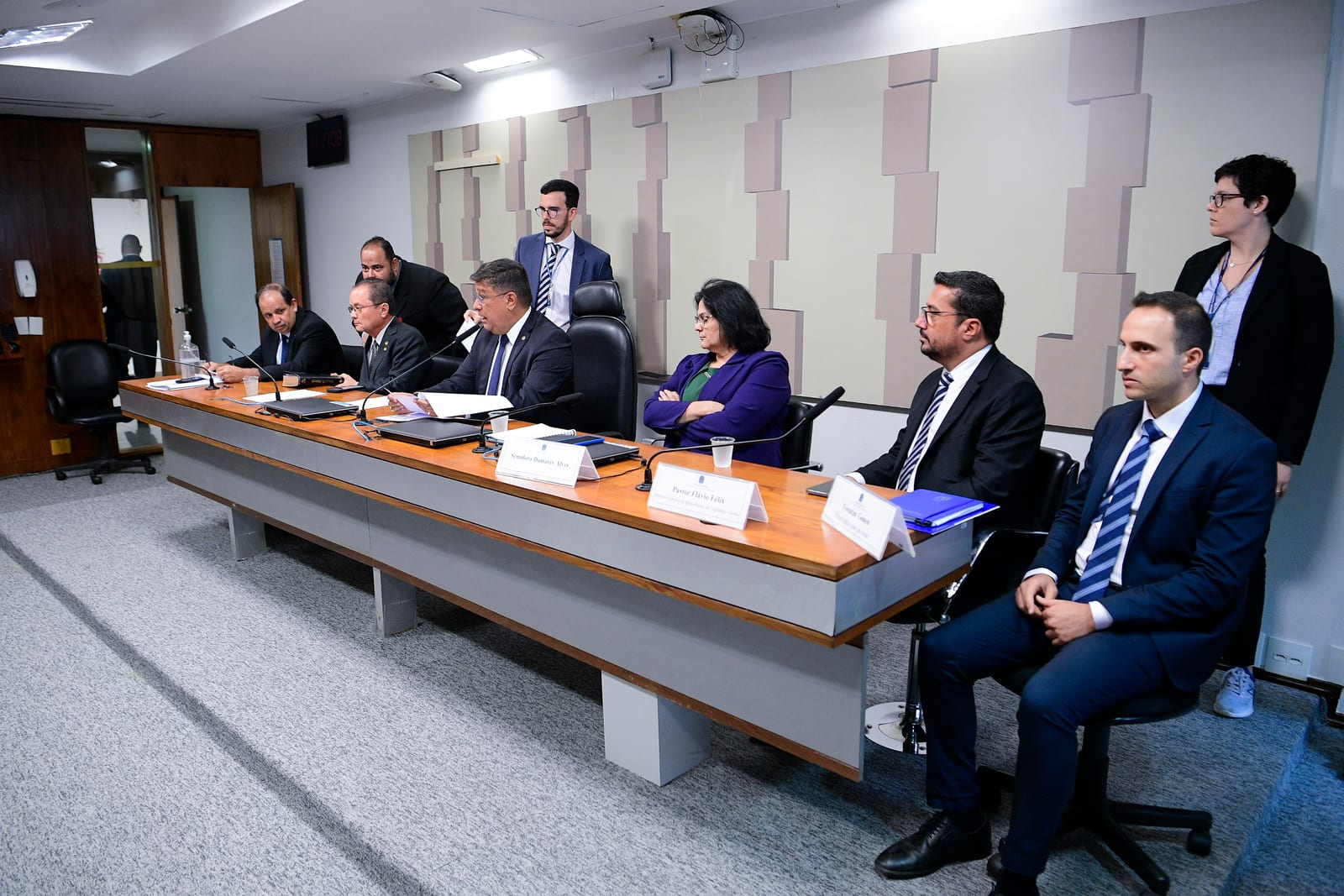Frente Parlamentar da Agropecuária apoia Flávio Bolsonaro no 2º turno
