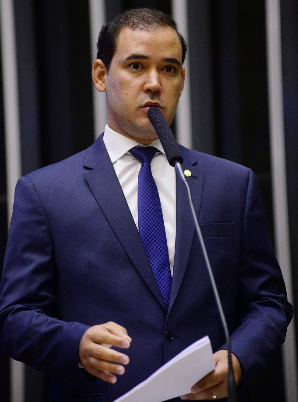 Vicentinho Júnior protocola plano com 3 hospitais regionais e 50 novas ETIs