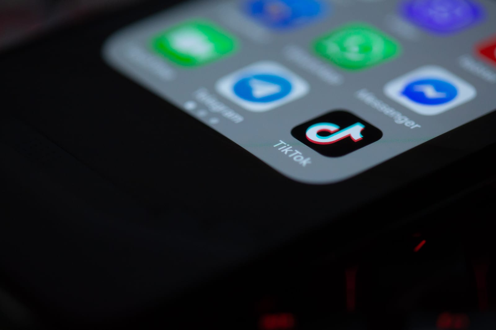 MPF e DPU pedem que data center do TikTok no Pecém não entre em operação