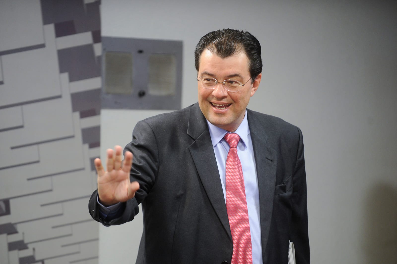 PLOA de 2027 prevê superávit primário de R$ 18,6 bilhões