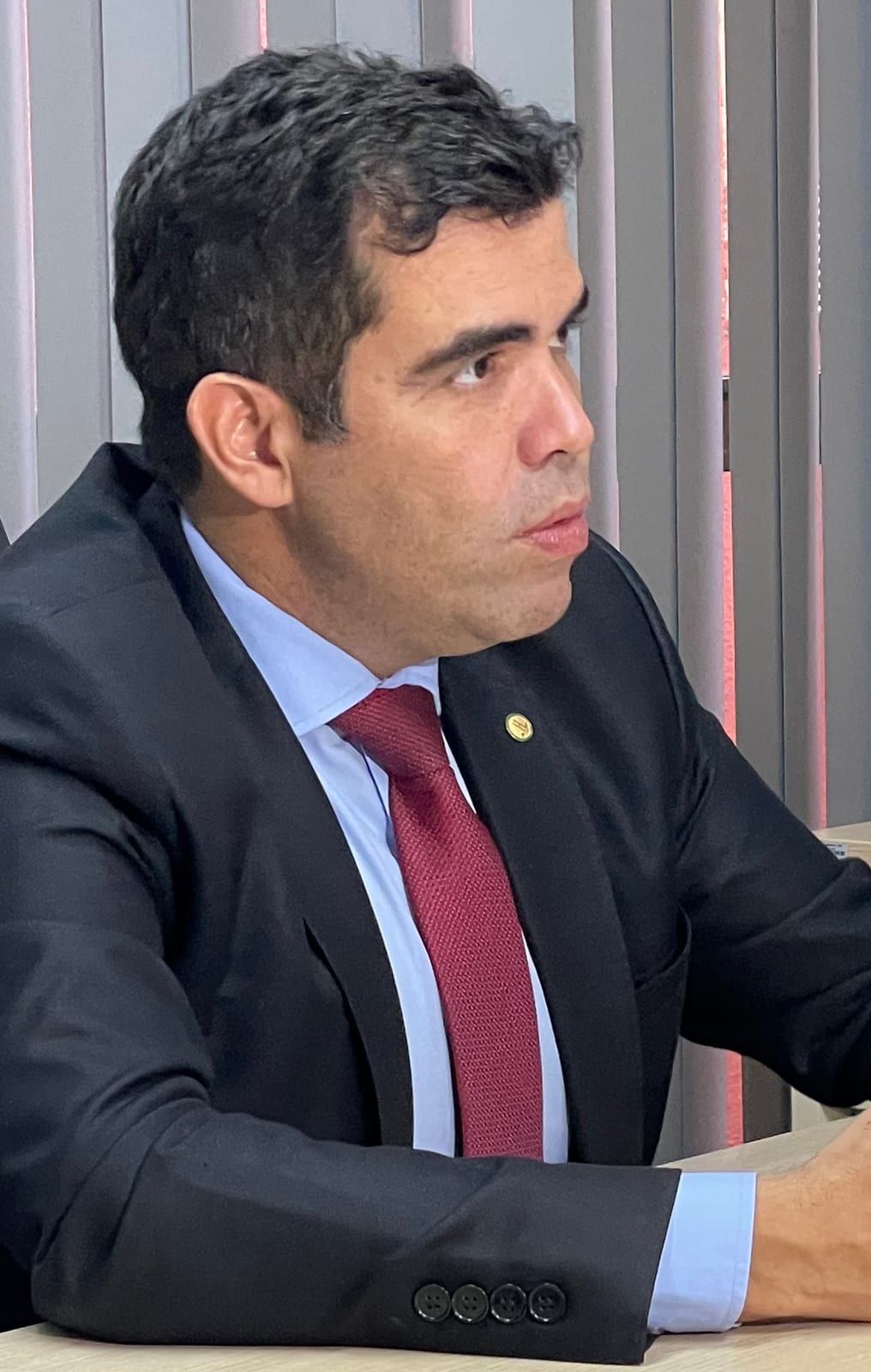 Ricardo Ayres confirma apoio a Gaguim e elogia Muniz Araújo como suplente