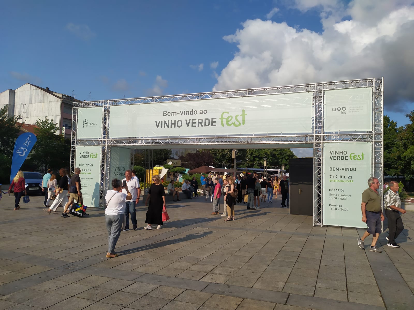 XX Fest Vinho celebra 20 edições com grande público, gastronomia, música e tradição em Maximiliano de Almeida