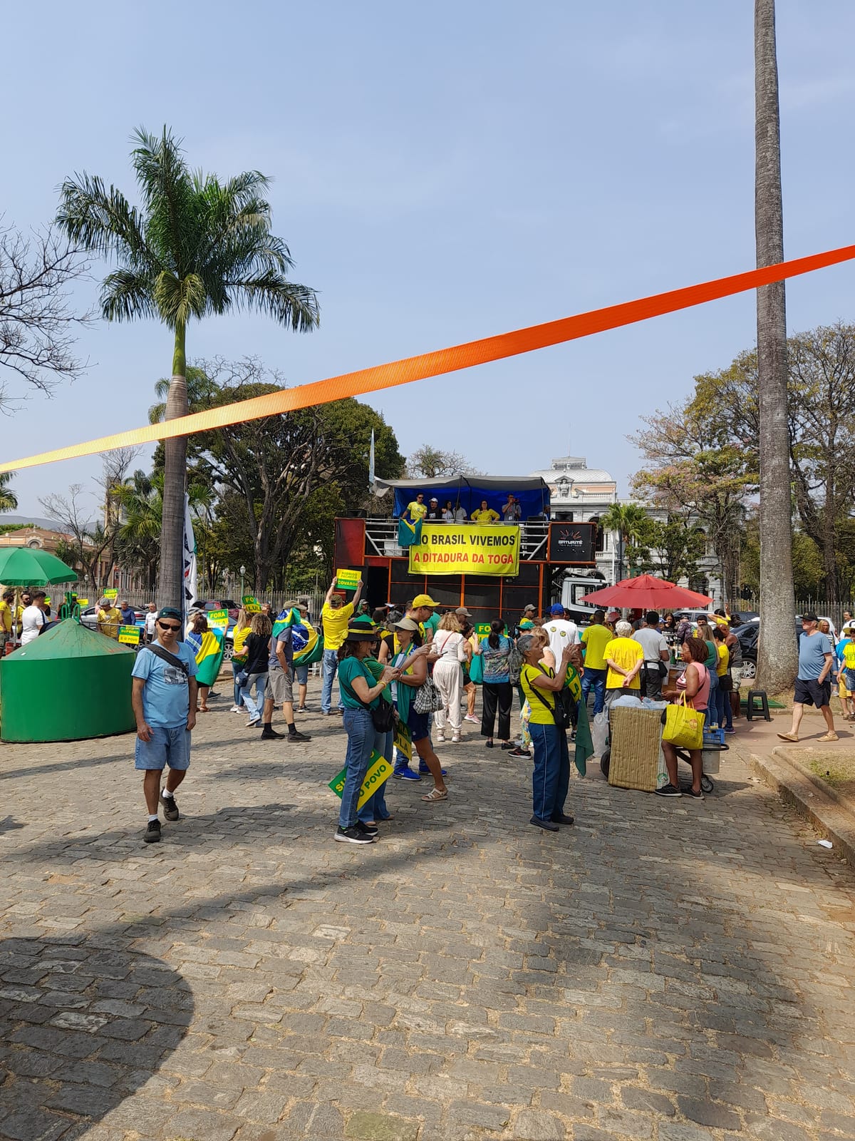 Manifestantes em 5 cidades criticam Lula e ministros do STF
