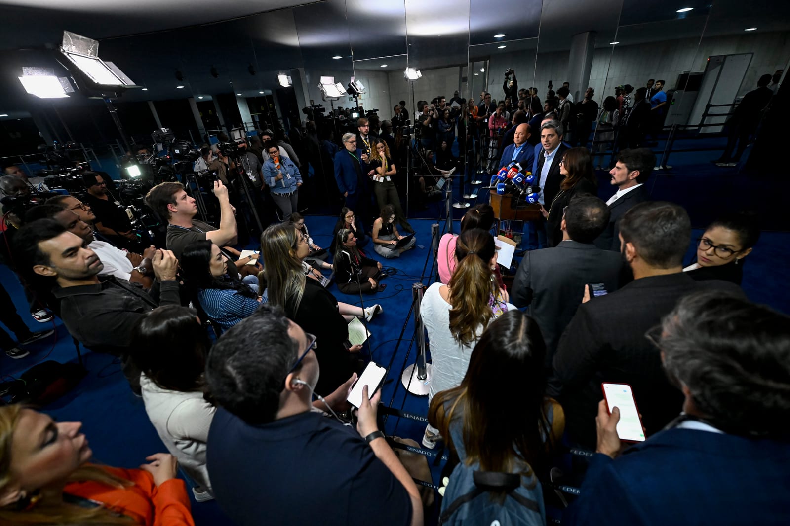 Virada política no Senado: Oposição e direita apoiam fim da escala 6×1 após mudança de estratégia
