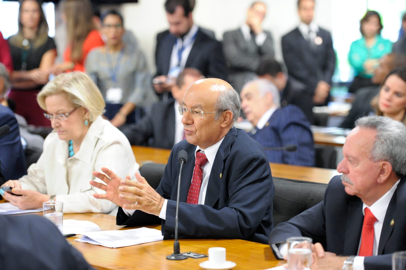 Senado aprova a Medida Provisória que acaba com a “taxa das blusinhas”