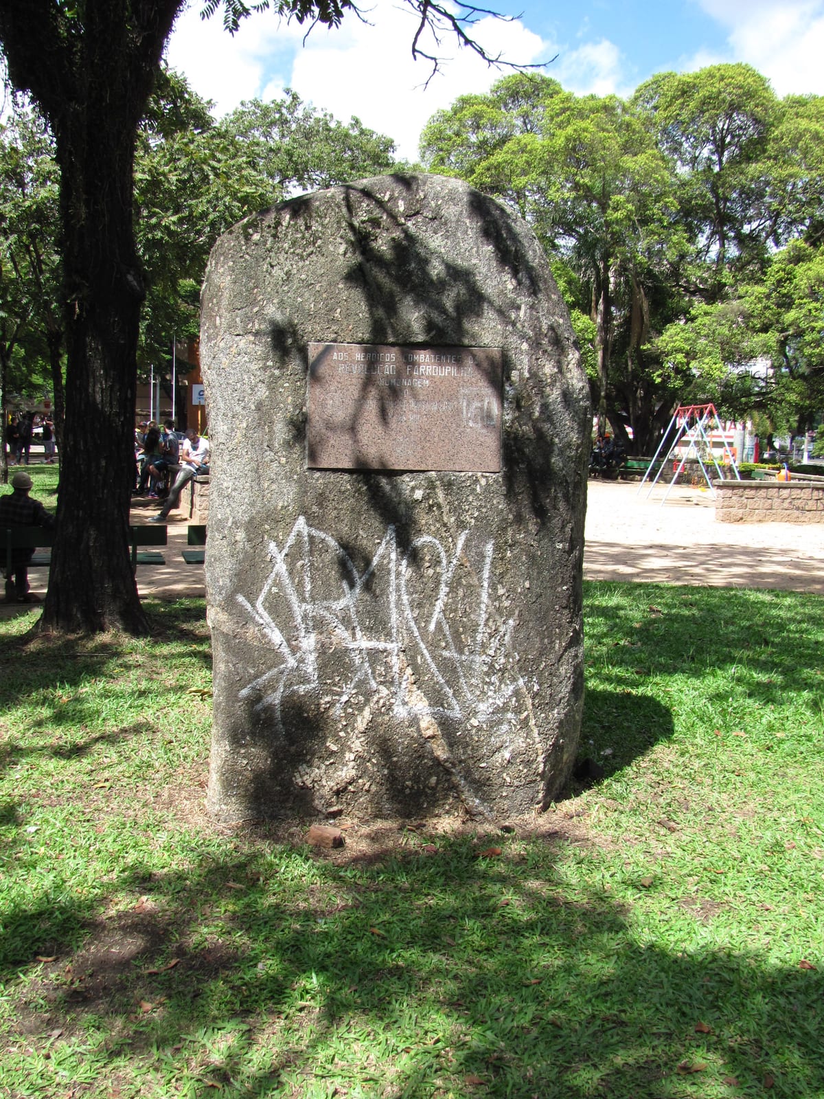 Prefeitura não apresentou laudo que justificou demolição do coreto da Praça Piratini