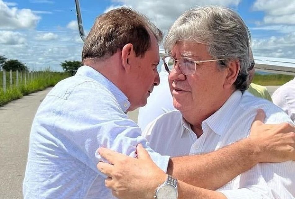 Chico Mendes deixa disputa à AL e vira suplente de João Azevêdo