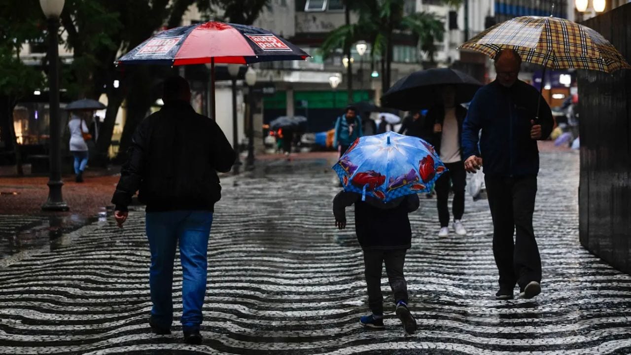 Domingo terá chuva fraca e temperaturas entre 11°C e 18°C em Camaquã