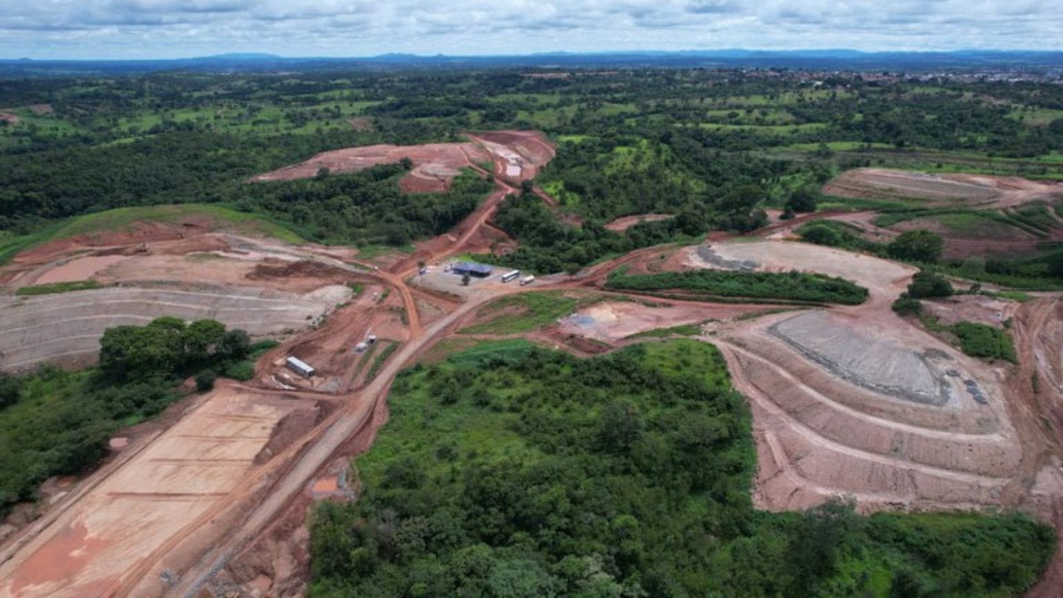 Ferrovia Mara Rosa–Água Boa ultrapassa 55% das obras