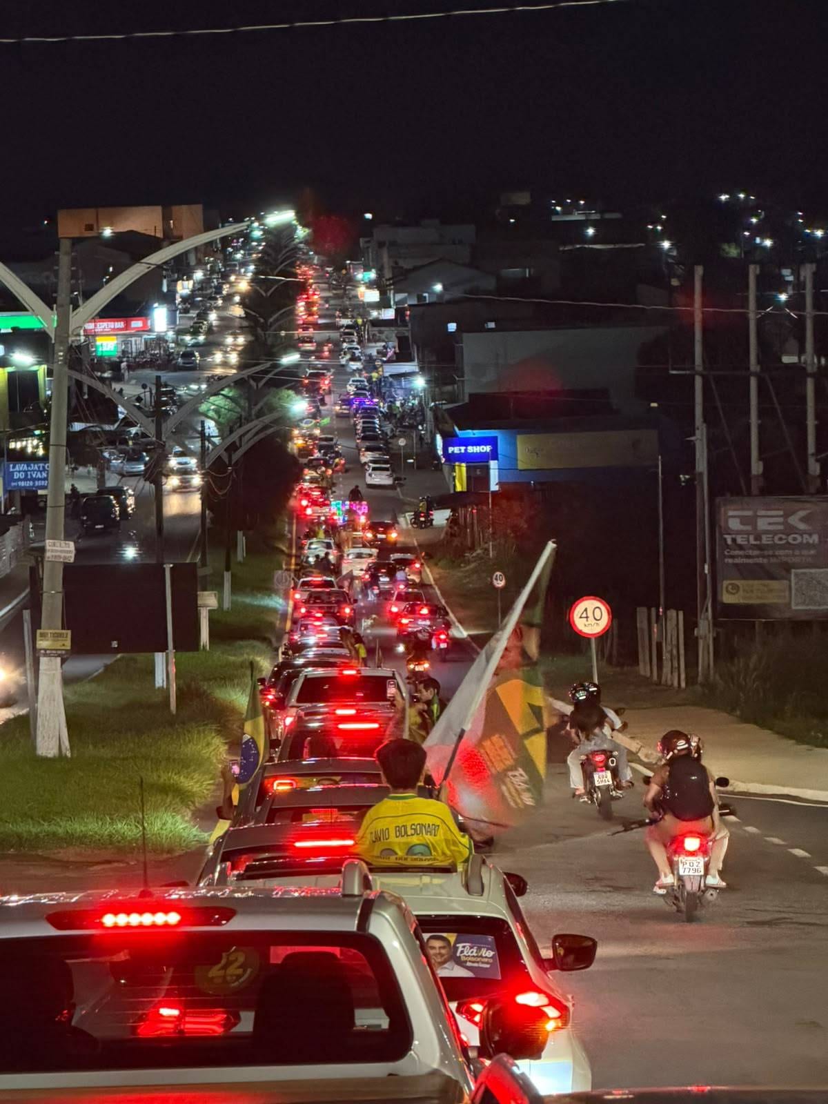 Carreata em apoio a Flávio Bolsonaro reúne milhares de veículos em Catalão, segundo organização