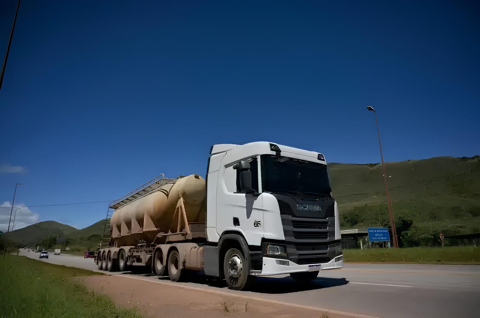 Mulheres ampliam presença no transporte rodoviário de cargas, mas liderança e operação ainda enfrentam barreiras