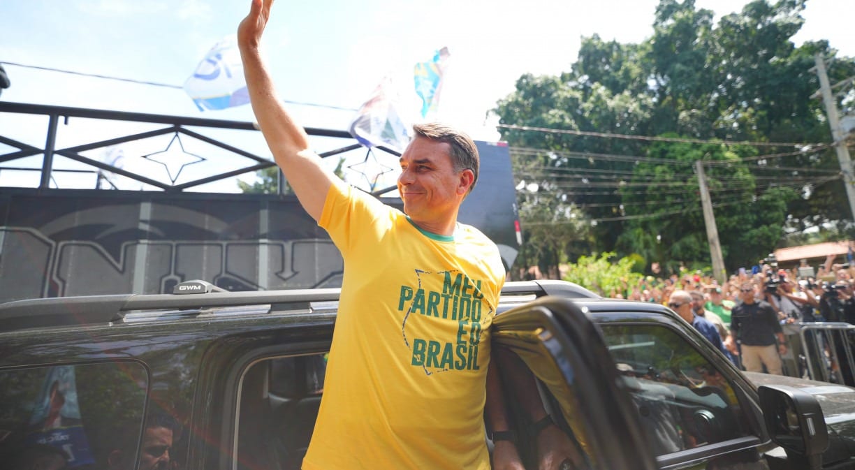 Datafolha: 46% dos eleitores de candidatos da direita migram para Flávio Bolsonaro